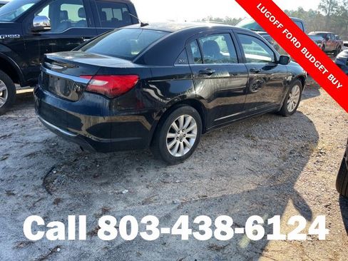 Used 2013 Chrysler 200 Touring image 2