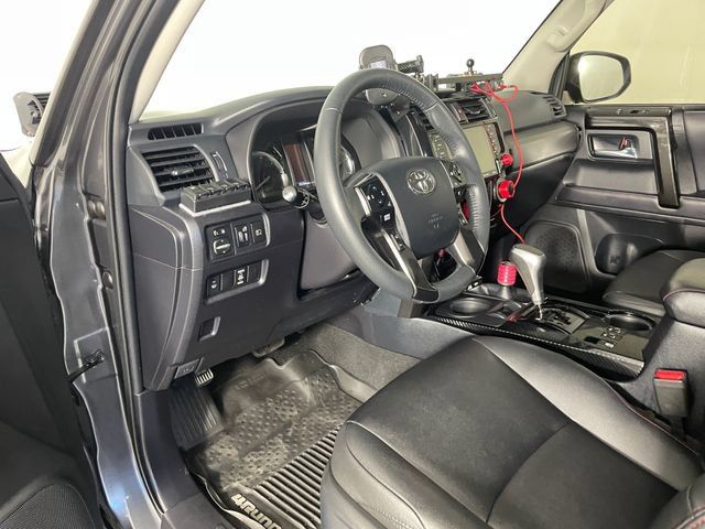 Used 2020 Toyota 4Runner TRD Off-Road Premium AWD/4WD image 3