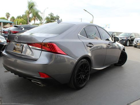 Used 2019 Lexus IS 300 RWD image 5