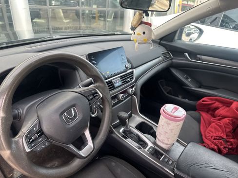 Used 2018 Honda Accord LX image 15