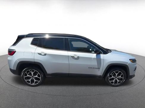 Used 2025 Jeep Compass Limited AWD/4WD image 16