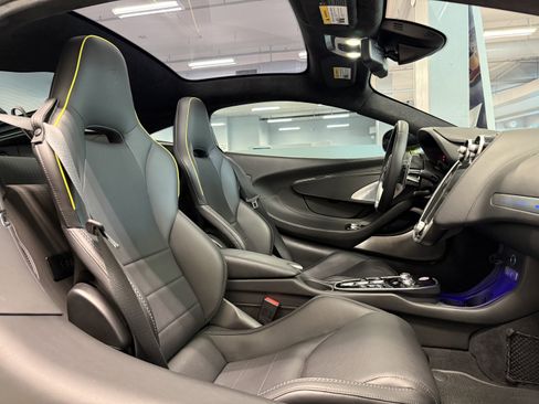 Used 2023 McLaren GT RWD image 18