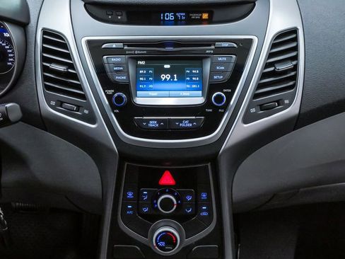 Used 2016 Hyundai Elantra SE w/ Option Group 02 image 16