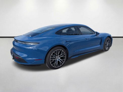 Used 2023 Porsche Taycan RWD image 4