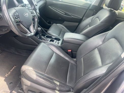 Used 2017 Hyundai Tucson SE Plus image 2