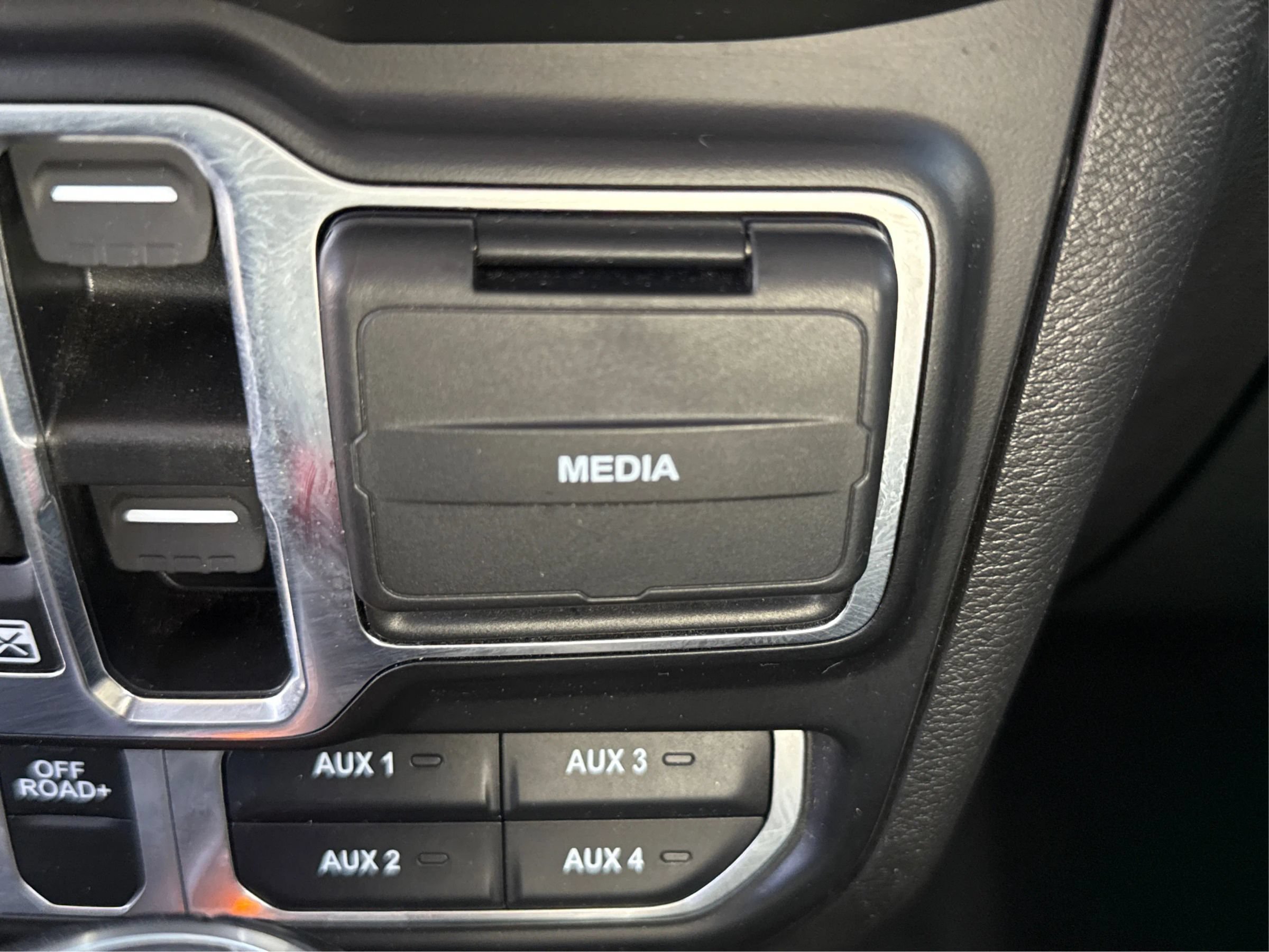 Used 2022 Jeep Gladiator Mojave w/ Cold Weather Group AWD/4WD image 42