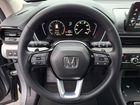 Certified 2025 Honda Pilot Touring image 22