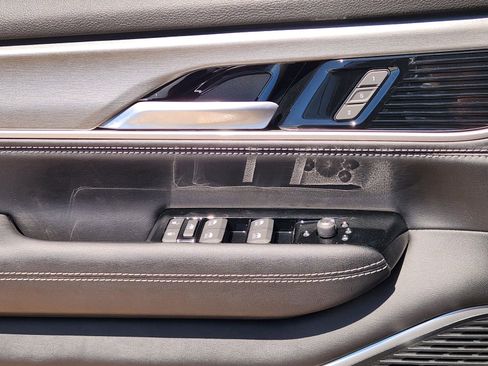 New 2026 Jeep Grand Wagoneer 2WD image 18