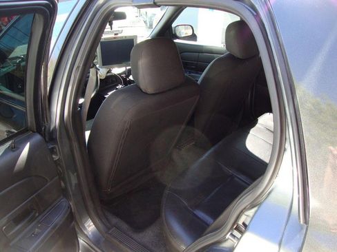 Used 2009 Ford Crown Victoria Police Interceptor image 4