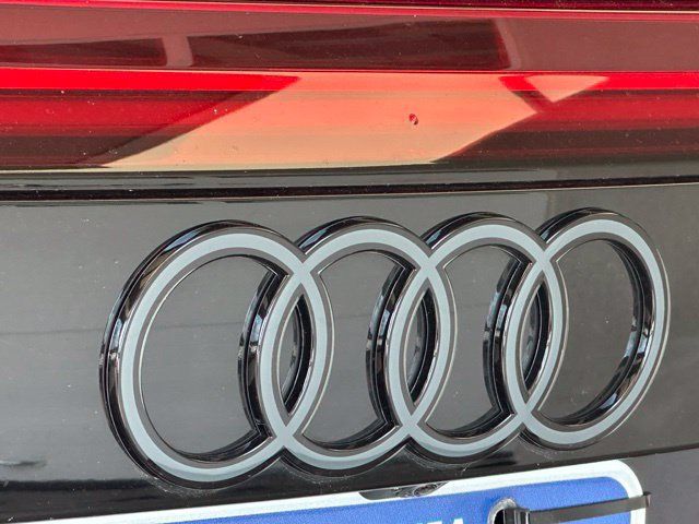 Used 2025 Audi SQ8 Prestige AWD/4WD image 20