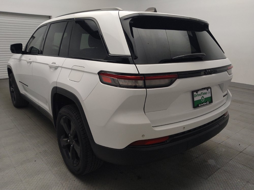 Used 2023 Jeep Grand Cherokee Limited w/ Black Appearance Package RWD image 5