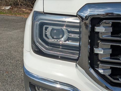 Used 2018 GMC Sierra 1500 SLT image 9