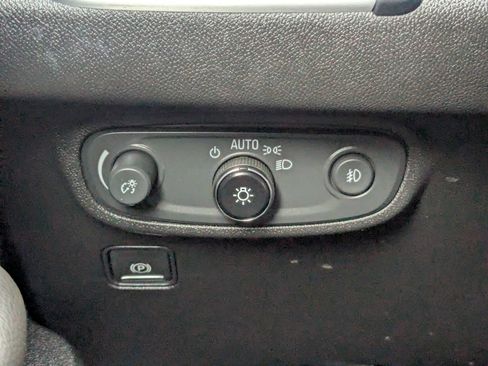 Used 2023 GMC Terrain SLT w/ Infotainment Package II AWD/4WD image 21