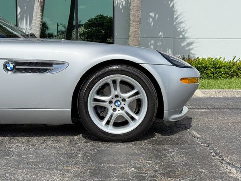 Used 2002 BMW Z8 RWD image 24