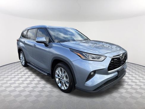 Used 2022 Toyota Highlander Limited image 3