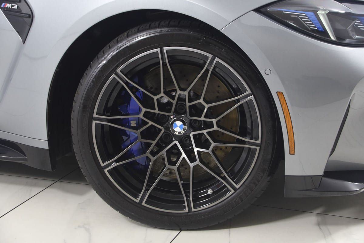 Used 2025 BMW M3 w/ Executive Package RWD image 17