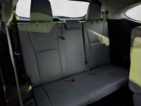 Used 2023 Toyota Highlander Platinum image 19