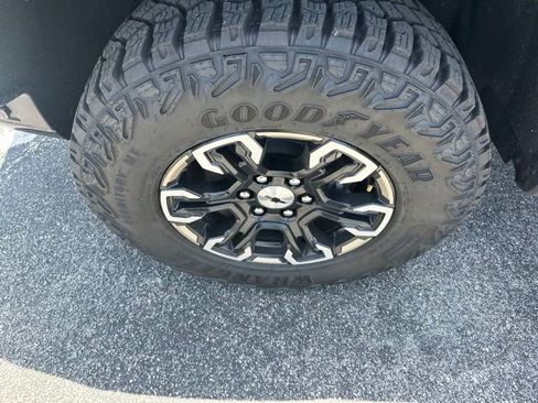 Used 2026 Chevrolet Silverado 1500 ZR2 AWD/4WD image 12