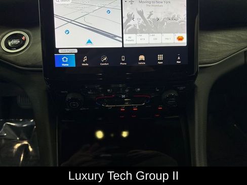 Used 2024 Jeep Grand Cherokee L Limited w/ Luxury Tech Group II image 3