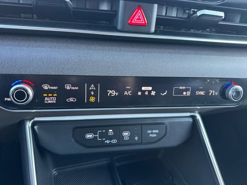 Certified 2026 Kia Carnival EX image 29