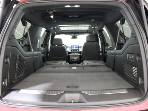 Used 2024 Chevrolet Suburban RST w/ Luxury Package AWD/4WD image 25