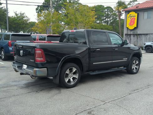 Used 2019 RAM 1500 Laramie AWD/4WD image 6