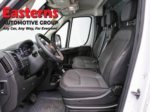 Used 2023 RAM ProMaster 2500 w/ Convenience Group FWD image 12