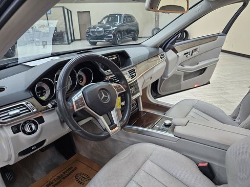 Used 2014 Mercedes-Benz E 550 4MATIC Sedan image 17