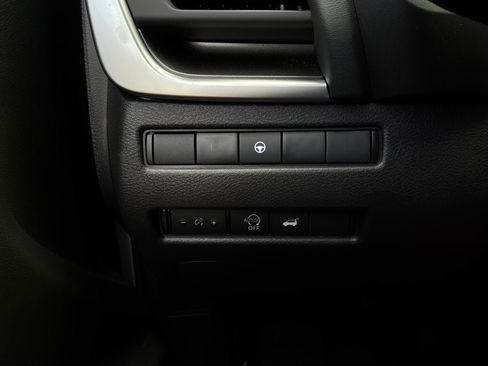 Used 2026 Nissan Rogue SV FWD image 24