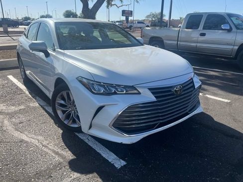 Used 2020 Toyota Avalon XLE FWD image 4