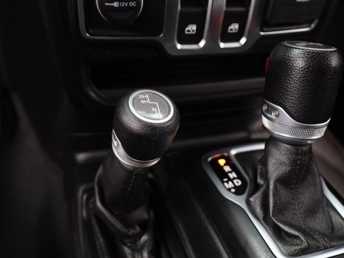 Used 2021 Jeep Wrangler Sport AWD/4WD image 37