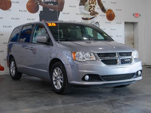 Used 2020 Dodge Grand Caravan SE image 18