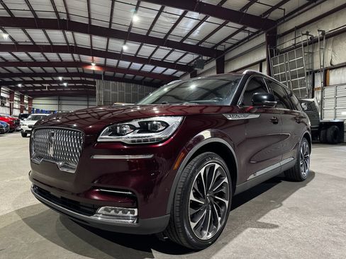 Used 2020 Lincoln Aviator Reserve w/ Equipment Group 202A AWD/4WD image 8