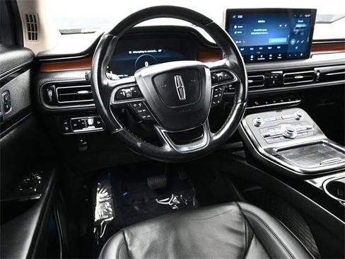 Used 2023 Lincoln Nautilus Reserve image 20