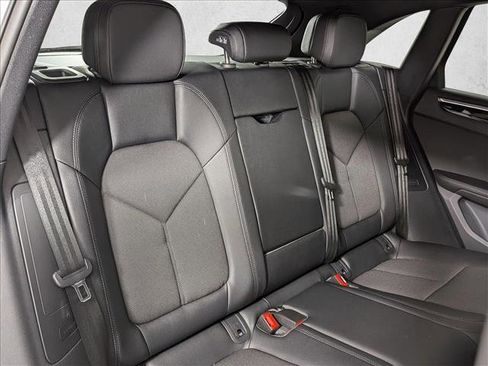 Certified 2025 Porsche Macan Turbo image 23