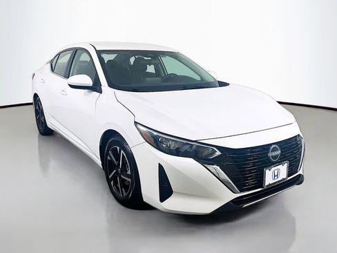 Used 2024 Nissan Sentra SV image 3