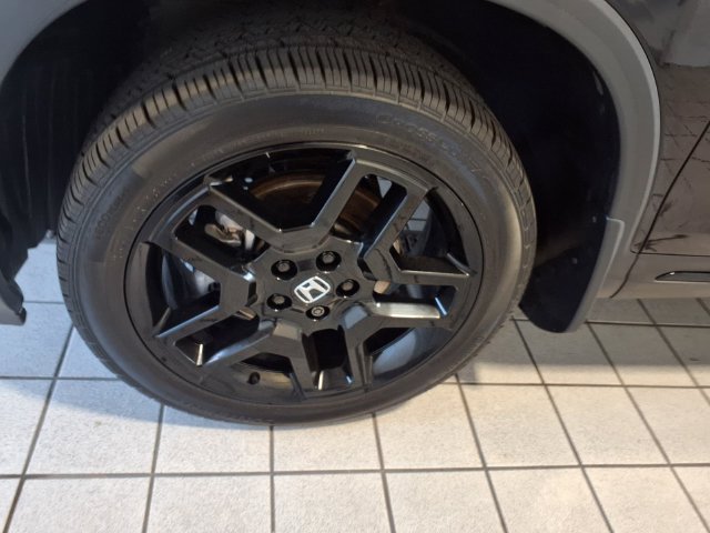 Certified 2025 Honda Passport Black Edition image 5
