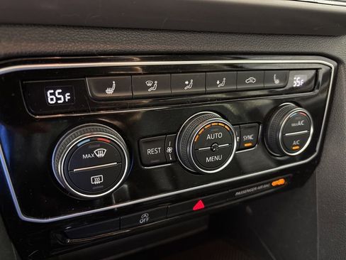 Used 2018 Volkswagen Atlas SEL image 38