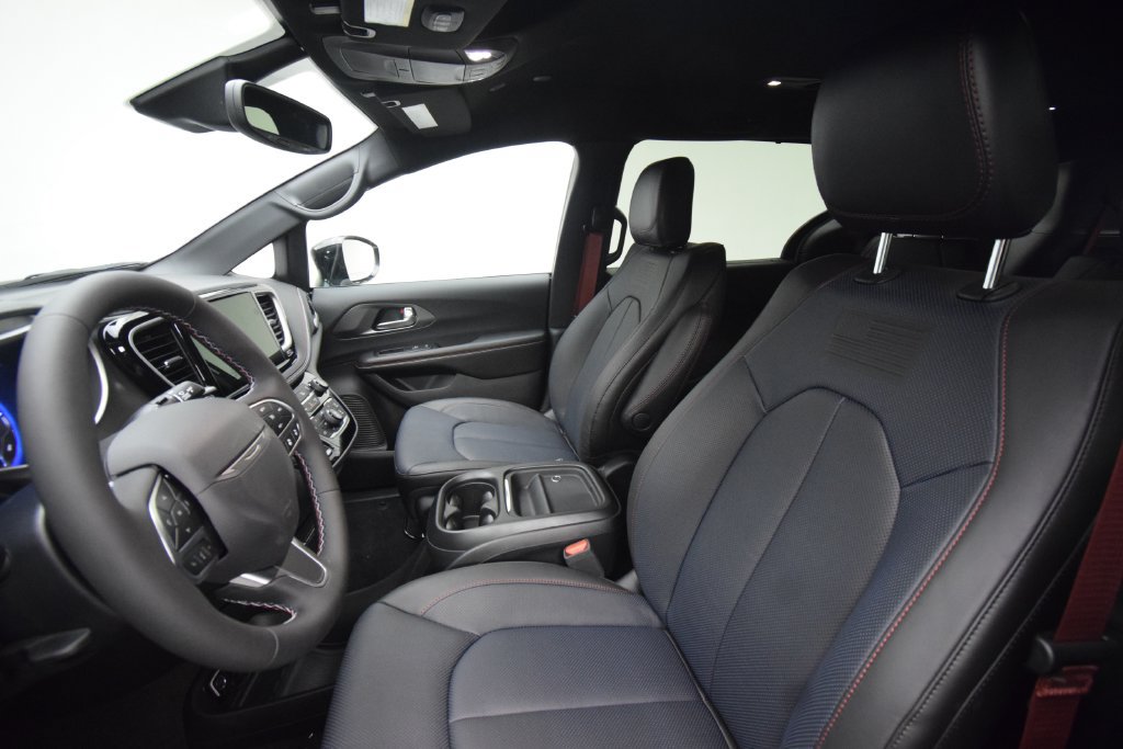 New 2027 Chrysler Pacifica Select FWD image 34