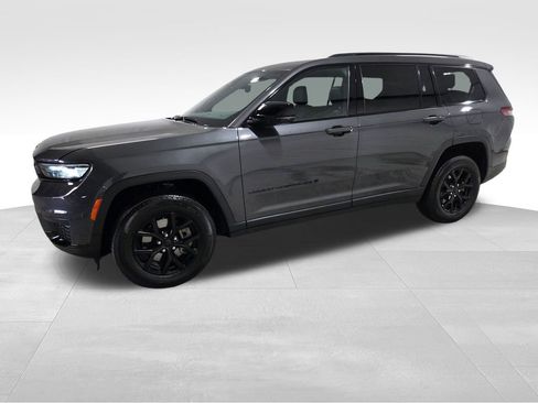 Certified 2024 Jeep Grand Cherokee L Altitude image 20