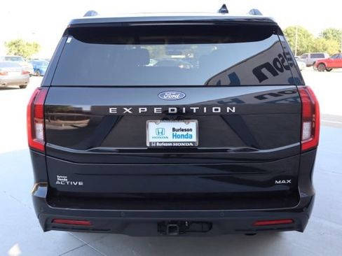 Used 2025 Ford Expedition Max Active AWD/4WD image 7