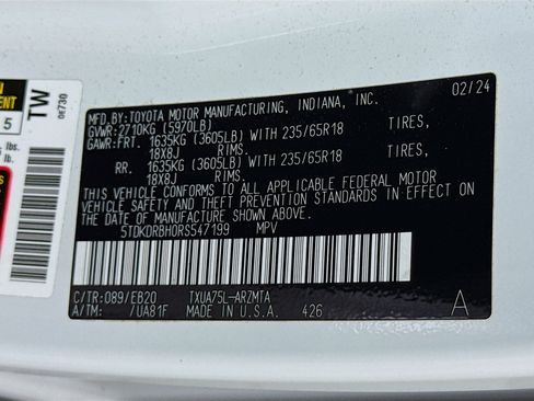 Certified 2024 Toyota Highlander XLE AWD/4WD image 32