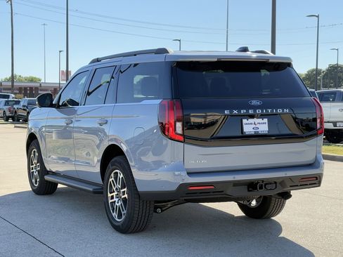 New 2025 Ford Expedition Active image 21