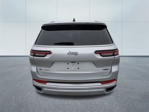 Used 2021 Jeep Grand Cherokee L Summit w/ Advanced Protech Group IV image 4