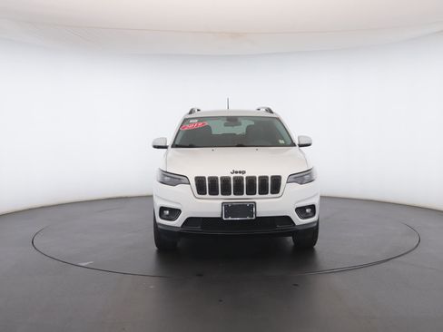 Used 2019 Jeep Cherokee Latitude Plus AWD/4WD image 22