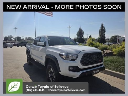Used 2022 Toyota Tacoma TRD Off-Road w/ Technology Package AWD/4WD image 1