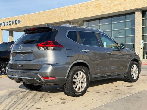 Used 2018 Nissan Rogue SV image 20