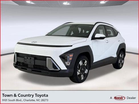 Used 2025 Hyundai Kona SEL FWD image 1