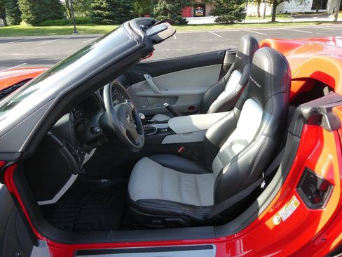 Used 2010 Chevrolet Corvette Grand Sport w/ Preferred Equipment Group RWD image 16