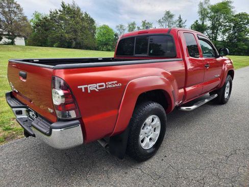Used 2012 Toyota Tacoma 4x4 Access Cab V6 w/ TRD Off-Road Pkg image 6